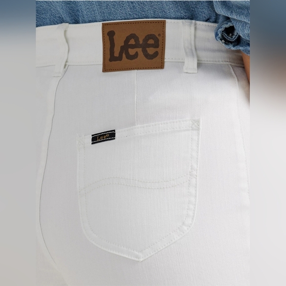 Lee Women's Legendary Seamed Shorts, Bright White, Size 14, NWT - Picture 6 of 15